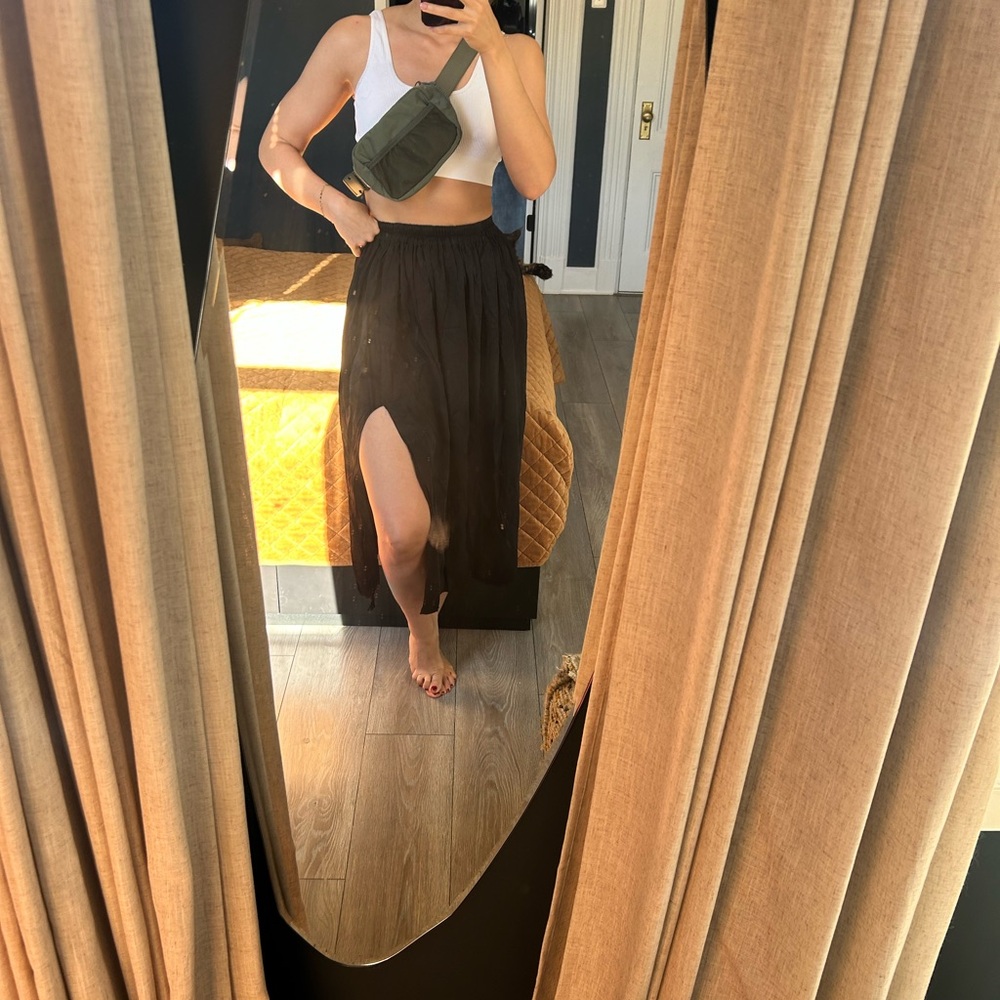 Uniqlo Black Midi Skirt with Front Slit